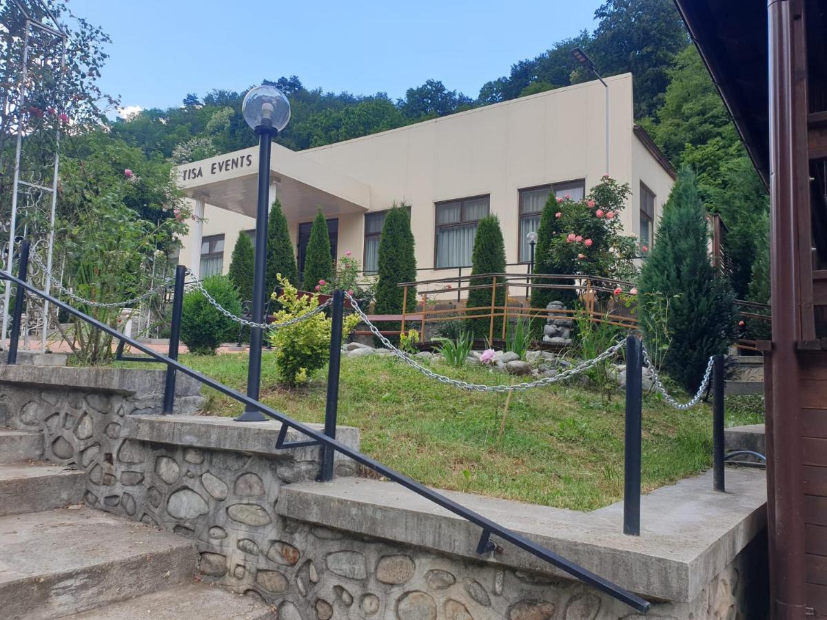 Vila Tisa Tismana Luaran gambar